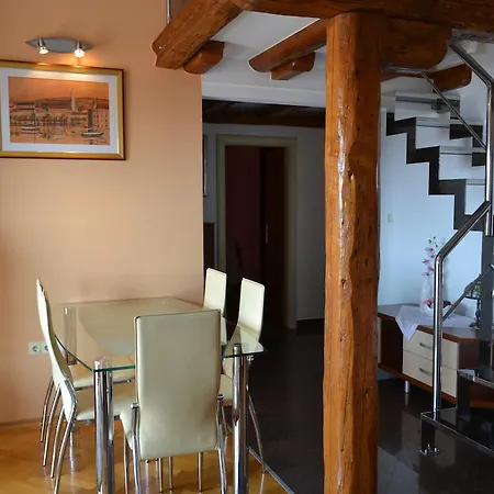 Apartman Karlo *