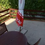 Karlo Омиш
